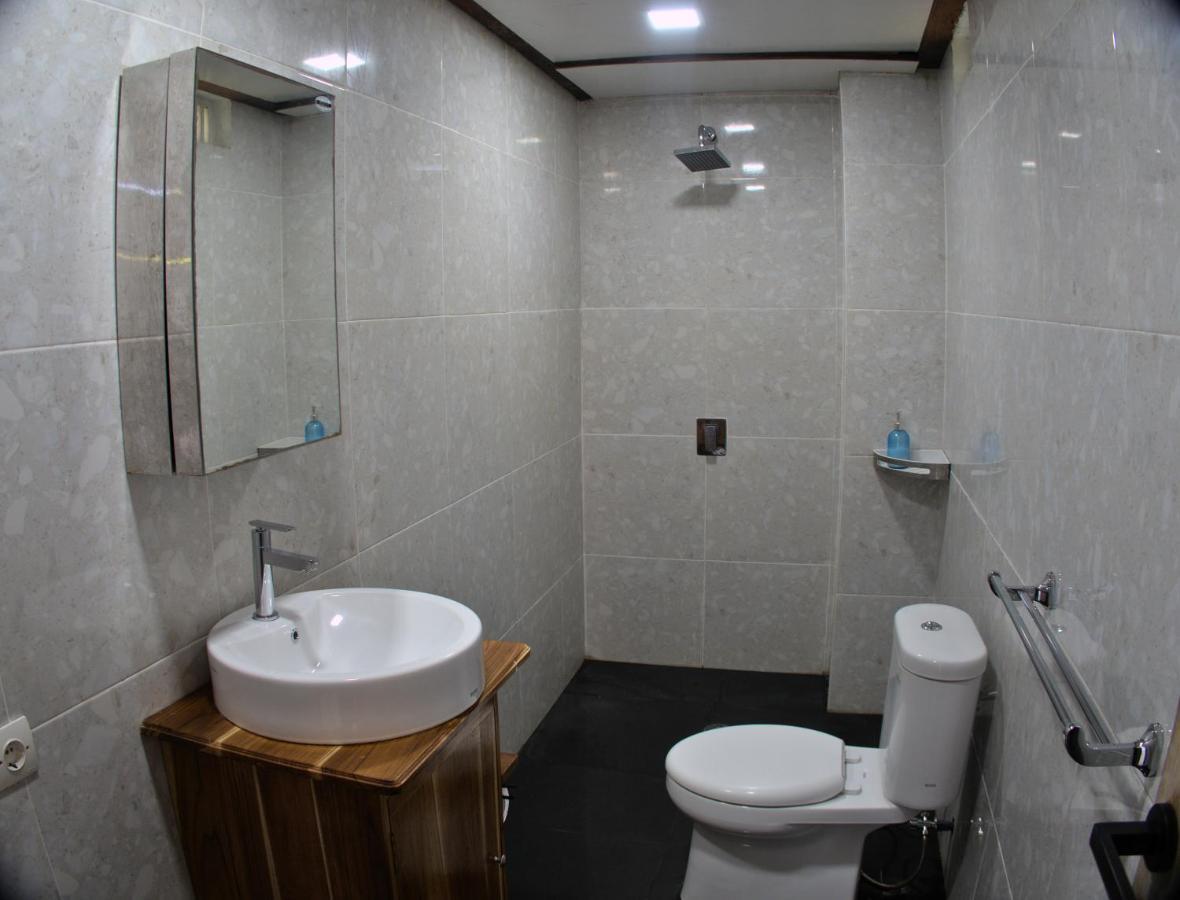 3 Waves Hotel Huu Bagian luar foto